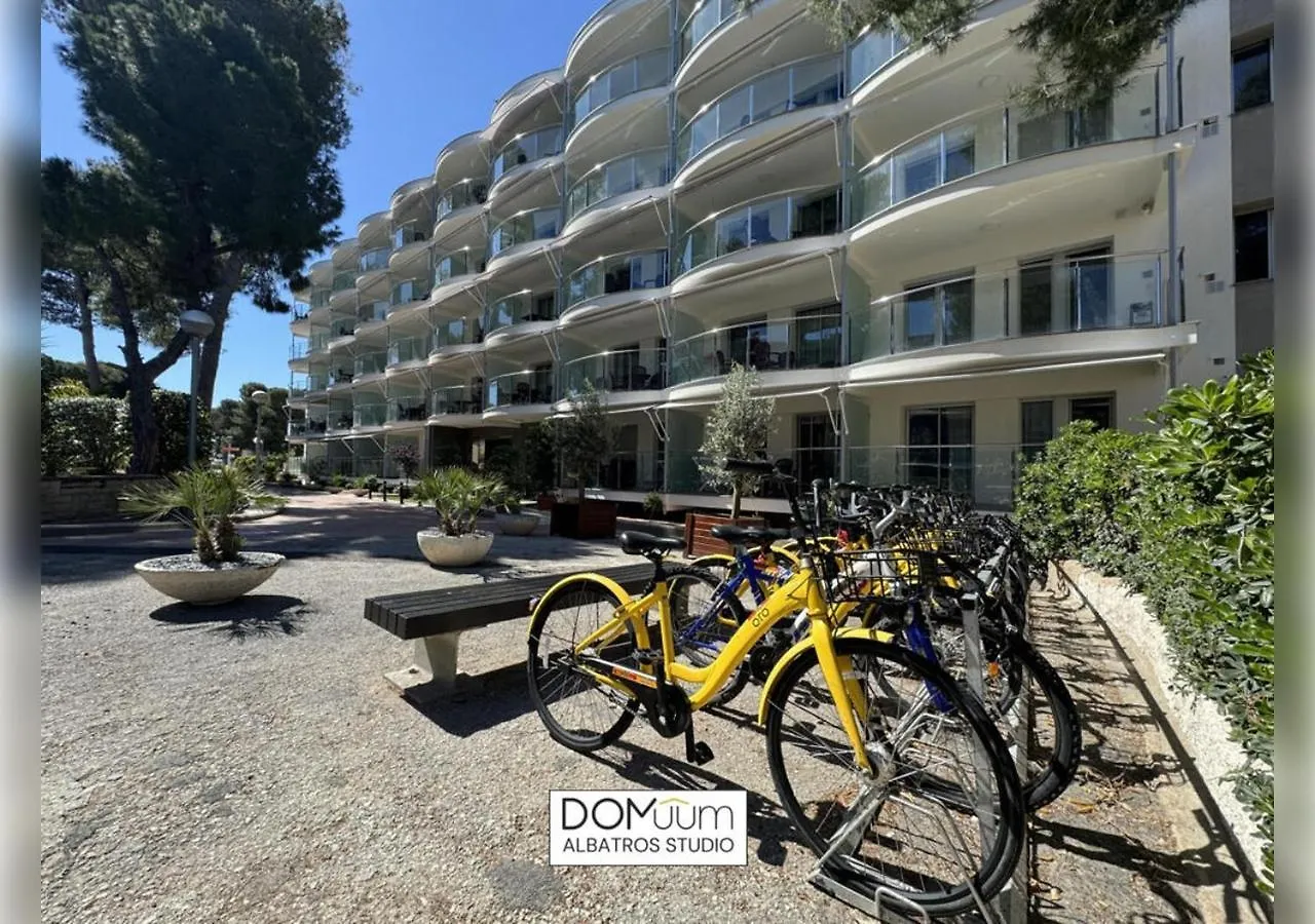Domuum Holidays - Albatros Family Home Salou 0*,  Spagna